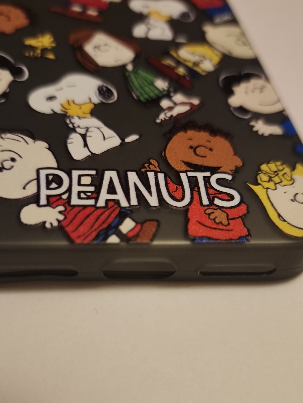Brand new Apple IPhone 🍎 17 Pro Max Peanuts Snoopy soft Silicone Phone Case - Picture 4 of 6